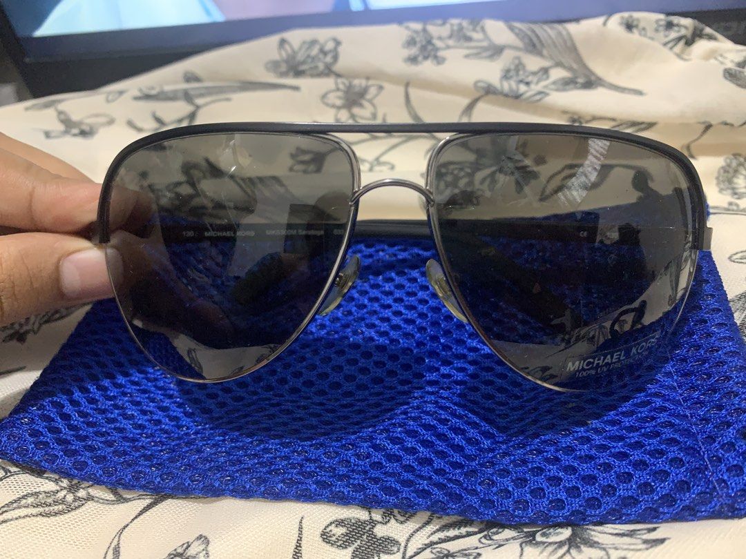 Michael kors eyewear (Category: Sunglasses & Eyewear) located in Muntinlupa City. Submitted by peneloppeban (Listing ID 1459670564, Image 1). Description: .