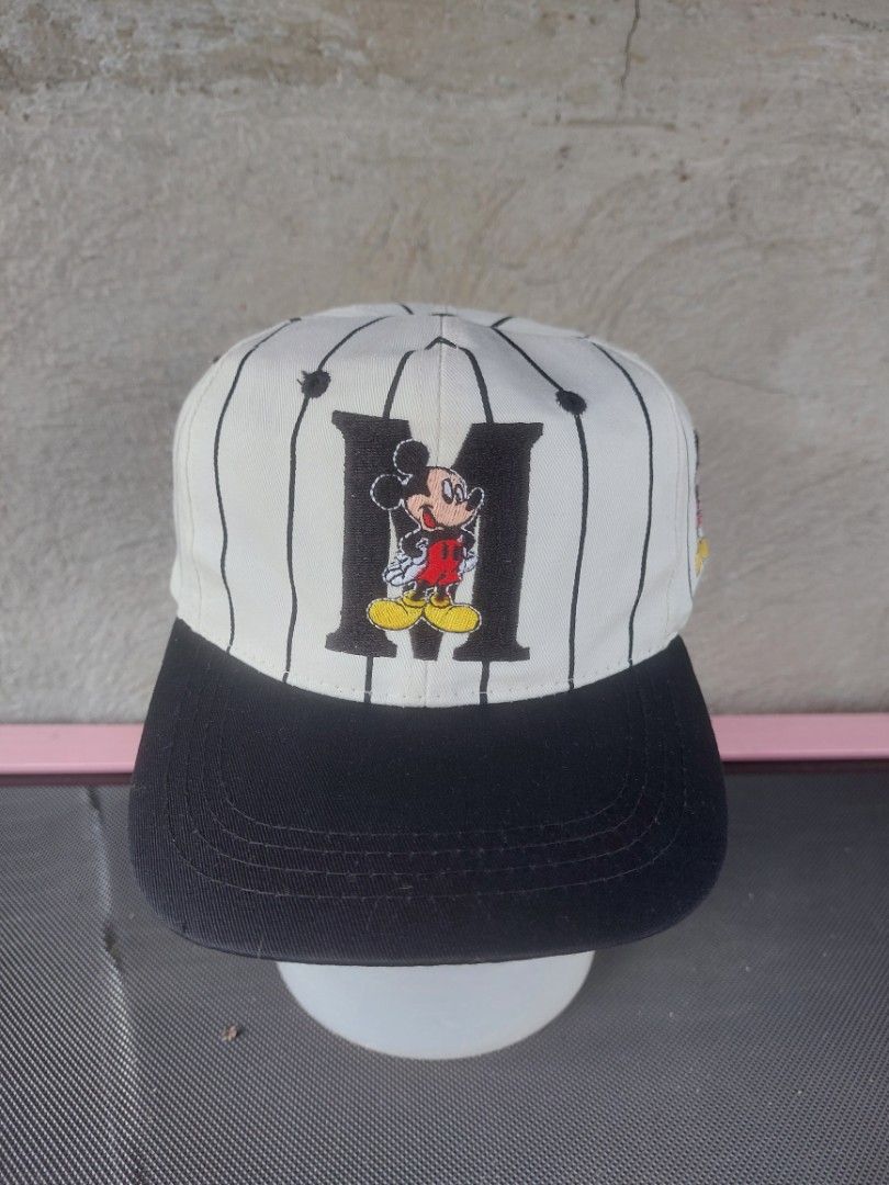 Mickey Mouse Striped Baseball Cap (Category: Caps & Hats) located in Magarao. Submitted by hotdogsandwich.flower (Listing ID 1459600411, Image 1). Description: youth.