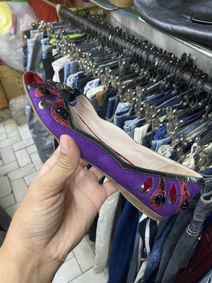 Miu miu (Category: Sandals) located in Manila. Submitted by vizcarrach03925 (Listing ID 1459530052, Image 2). Description: .