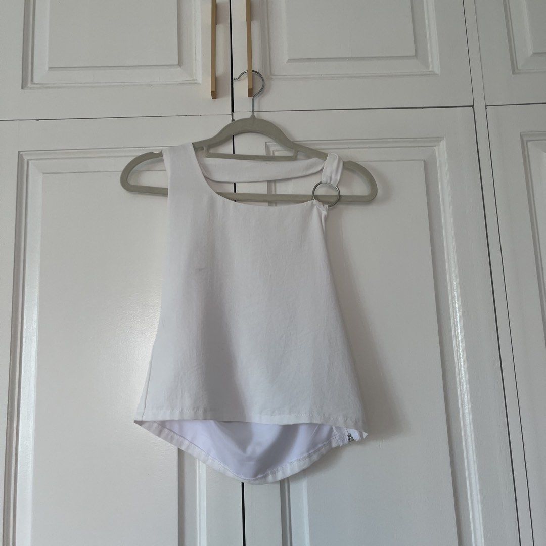 Miu the Label White Rhode Top (Category: Others Tops) located in Muntinlupa City. Submitted by impulsiveasf (Listing ID 1459525045, Image 1). Description: top has small marks from ironing .