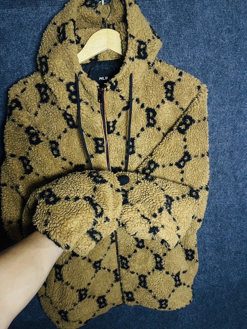 MLB BOSTON REDSOX AOP FLEECE JACKET (Category: Coats, Jackets and Outerwear) located in Baguio. Submitted by onyol.items (Listing ID 1459591089, Image 3). Description: Condition: Excellent Dimension: 27 Length 23 Width Size- Medium to Large Issue: None Color rate: 9.5 .