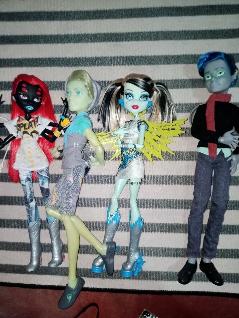 Monster high dolls (Category: Figurines & Statues) located in La Trinidad. Submitted by toshi_surplus (Listing ID 1459582866, Image 1). Description: wydona - ❗sold❗ garrot- ❗sold❗ porter-📍reserved📍 Mop-g cash Mod-J&T.