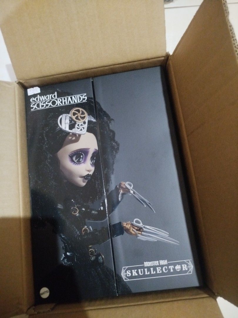 Monster High Skullector Edward Scissorhands (Category: Figurines & Statues) located in Manila. Submitted by lbj.lbj (Listing ID 1459619870, Image 3). Description: Price is firm. No more last price..