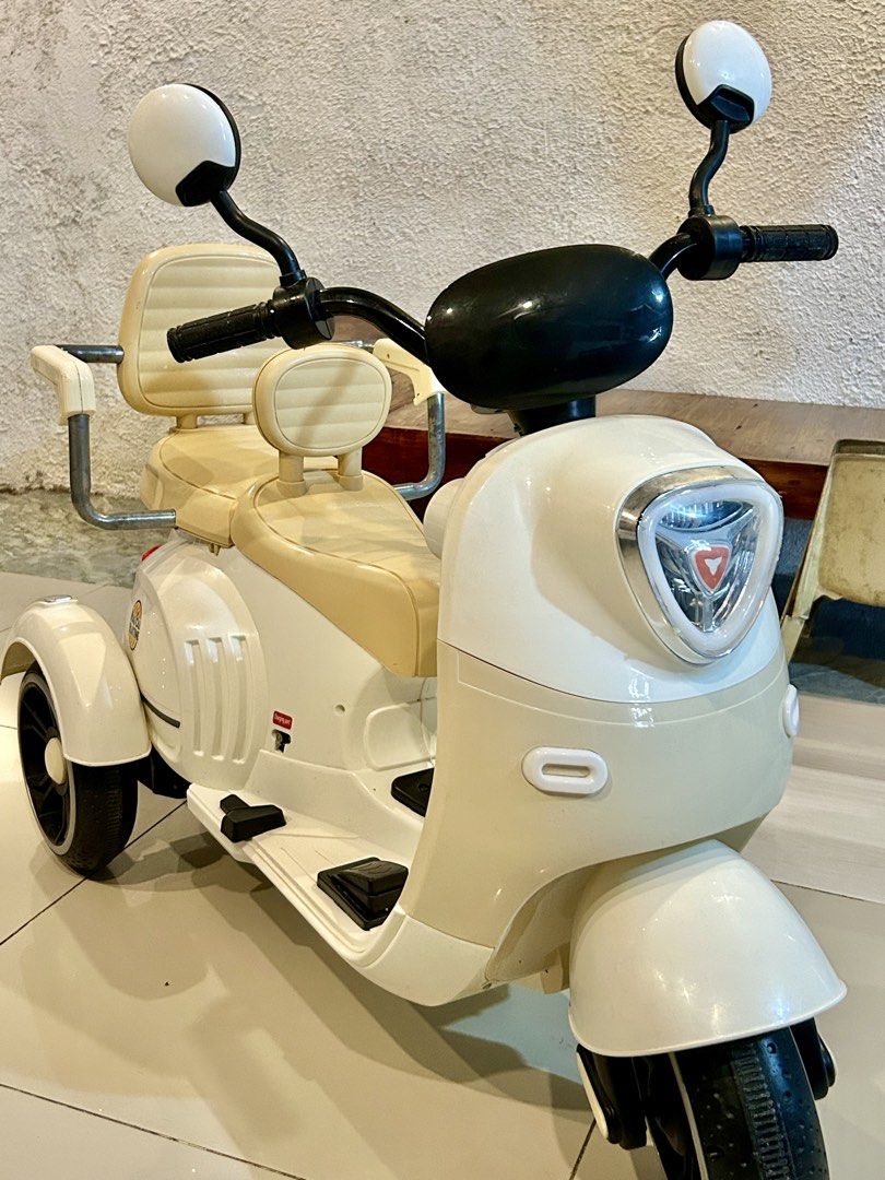 Mortorcycle toy for kids (Category: Kids Toys) located in Quezon City. Submitted by babystuff_etc (Listing ID 1459620521, Image 2). Description: .