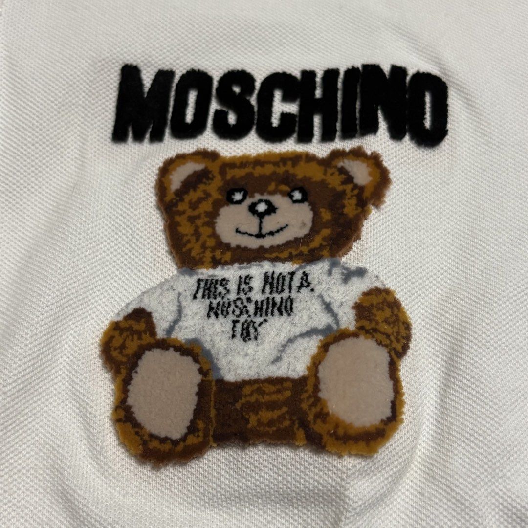 Moschino (Category: Shirts) located in Tayabas. Submitted by tayabaskartell (Listing ID 1459590364, Image 3). Description: .