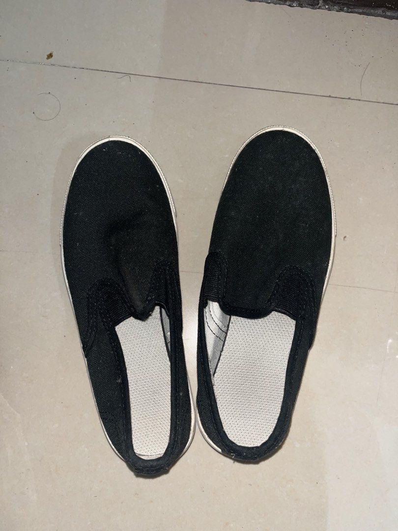 Muji Slip on Sneakers (Category: Sneakers) located in Manila. Submitted by lovedbyrid (Listing ID 1459606519, Image 1). Description: size 36-37 .