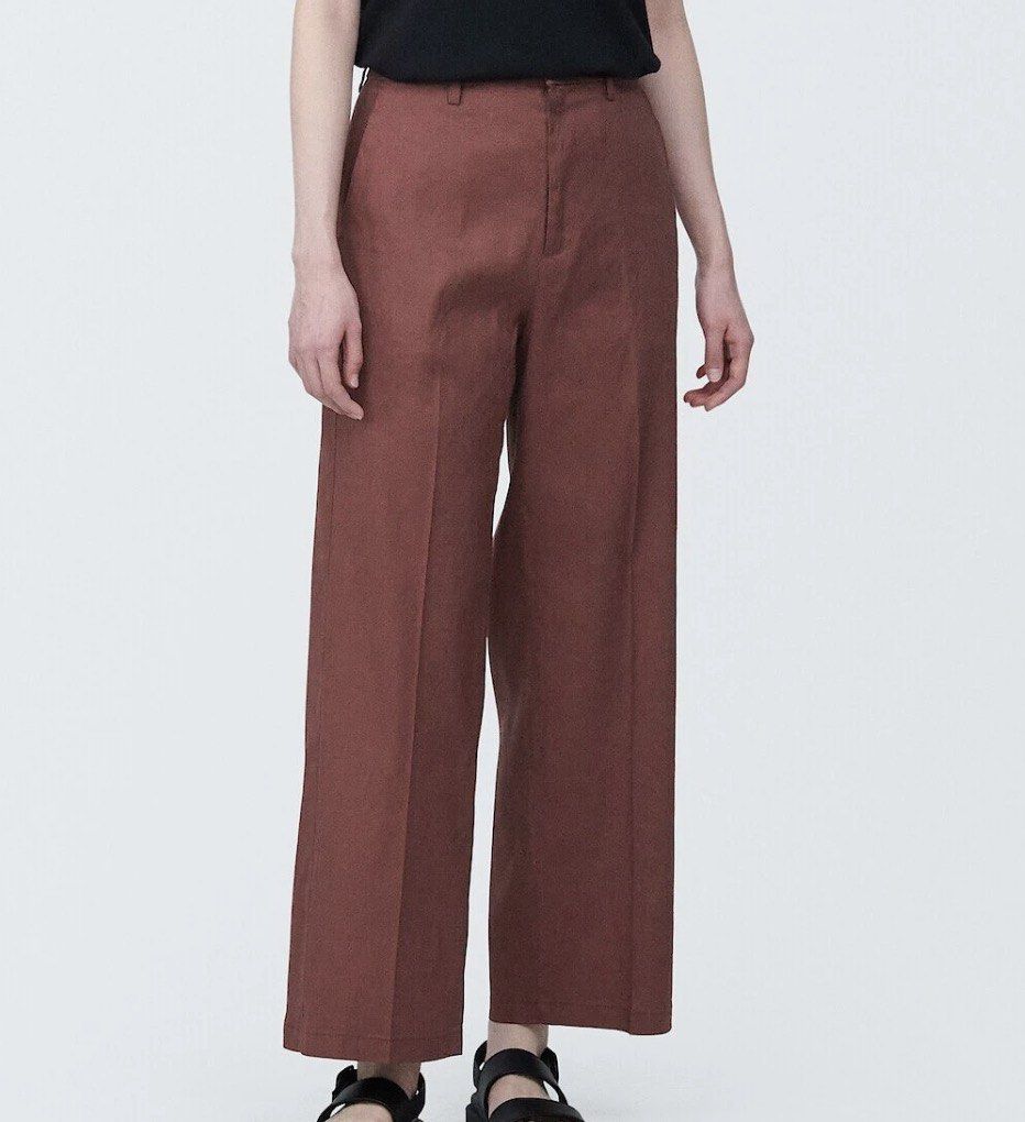 MUJI Wide Leg Hemp Blend Pants (Category: Other Bottoms) located in Makati City. Submitted by sabmi (Listing ID 1459579855, Image 1). Description: - MUJI Wide Leg Pants - Size: L - Color: Earthy Brown - Material: Hemp blend for a breathable feel - Fit: Comfortable.