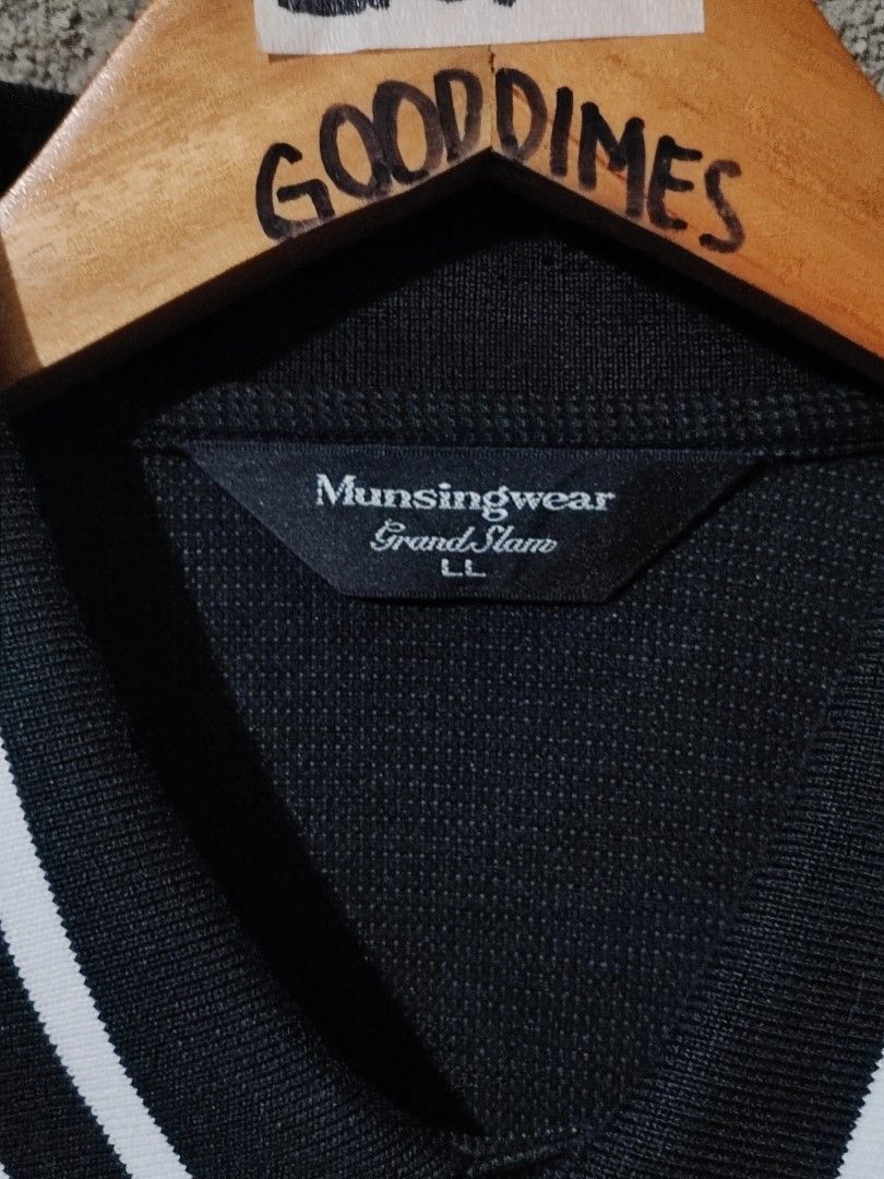 MUNSINGWEAR GRANDSLAM POLO SHIRT (Category: Tshirts & Polo Shirts ) located in Iloilo. Submitted by gooddimes (Listing ID 1459629116, Image 3). Description: Munsingwear Grandslam Polo Shirt Authentic Size on tag: 2XL Dimes: 21.5Wx29L Issue/s: No major flaws other than natural sign of usage Color rate: 9.5/10 Excellent condition ₱850 Reminders: - All items are thrifted, please manage your expectations - Color may vary due to lighting - Please wash