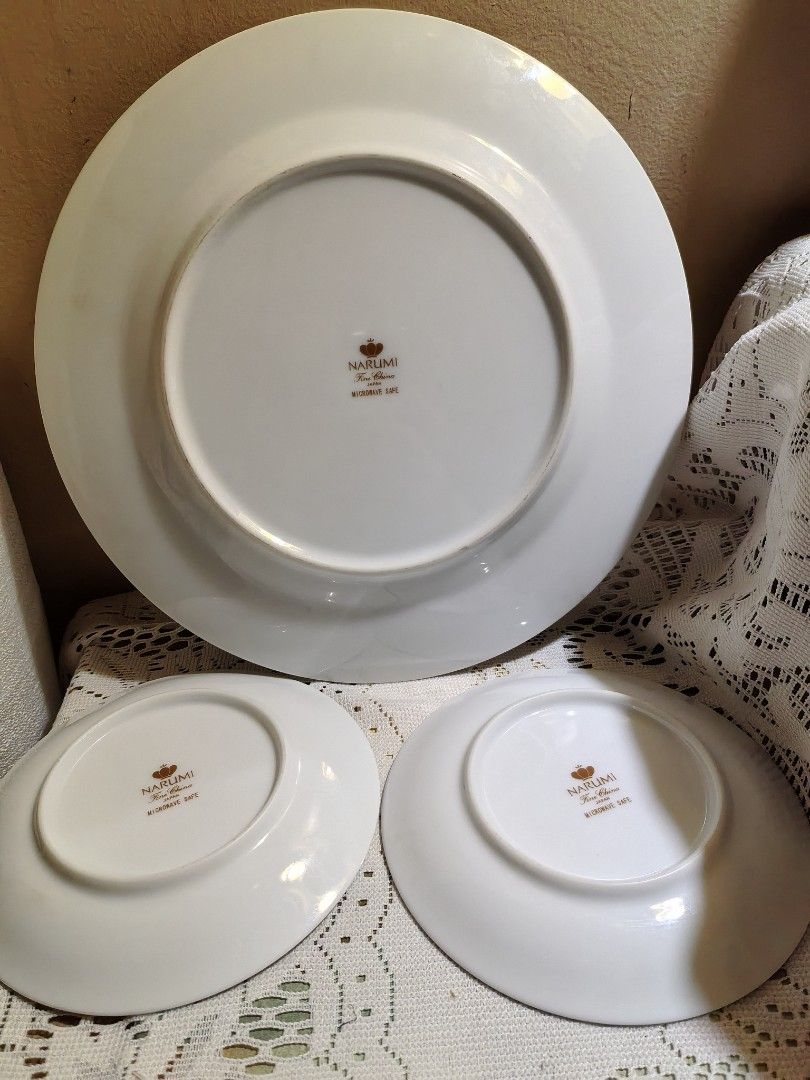 Narumi dinner plate 9* set with 2 saucer 5,5" (Category: Dinnerware & Cutlery) located in Manila. Submitted by luckycharm_215 (Listing ID 1459638248, Image 2). Description: good condition.