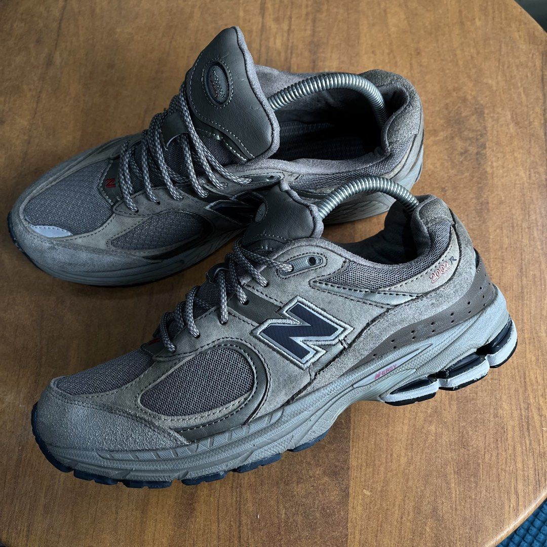 Nb gray 2002r (Category: Sneakers) located in Polomolok. Submitted by thriftyl (Listing ID 1459557692, Image 1). Description: .