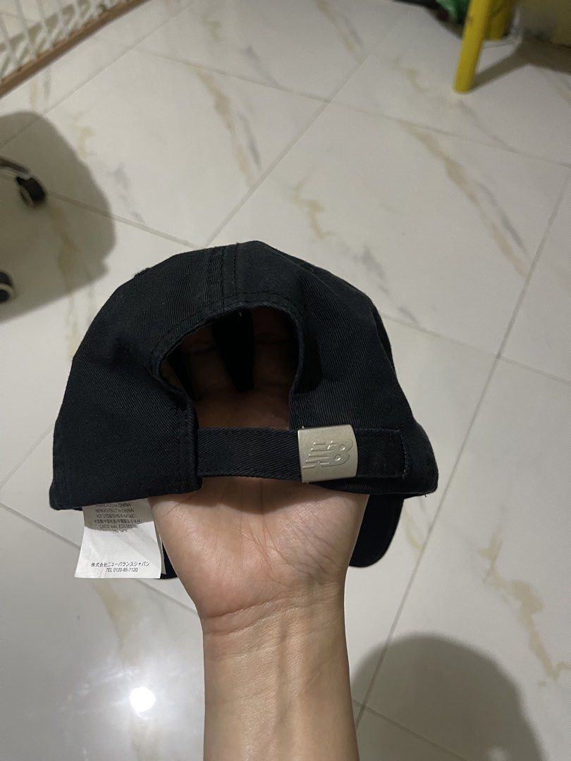 New Balance 6-Panel Block N Cap (Category: Hats & Beanies) located in Bacoor. Submitted by mtshop_170309 (Listing ID 1459590234, Image 3). Description: Used once From USA Material: 100% Cotton Twill - Made in: China - Authenticity: 100% Authentic.