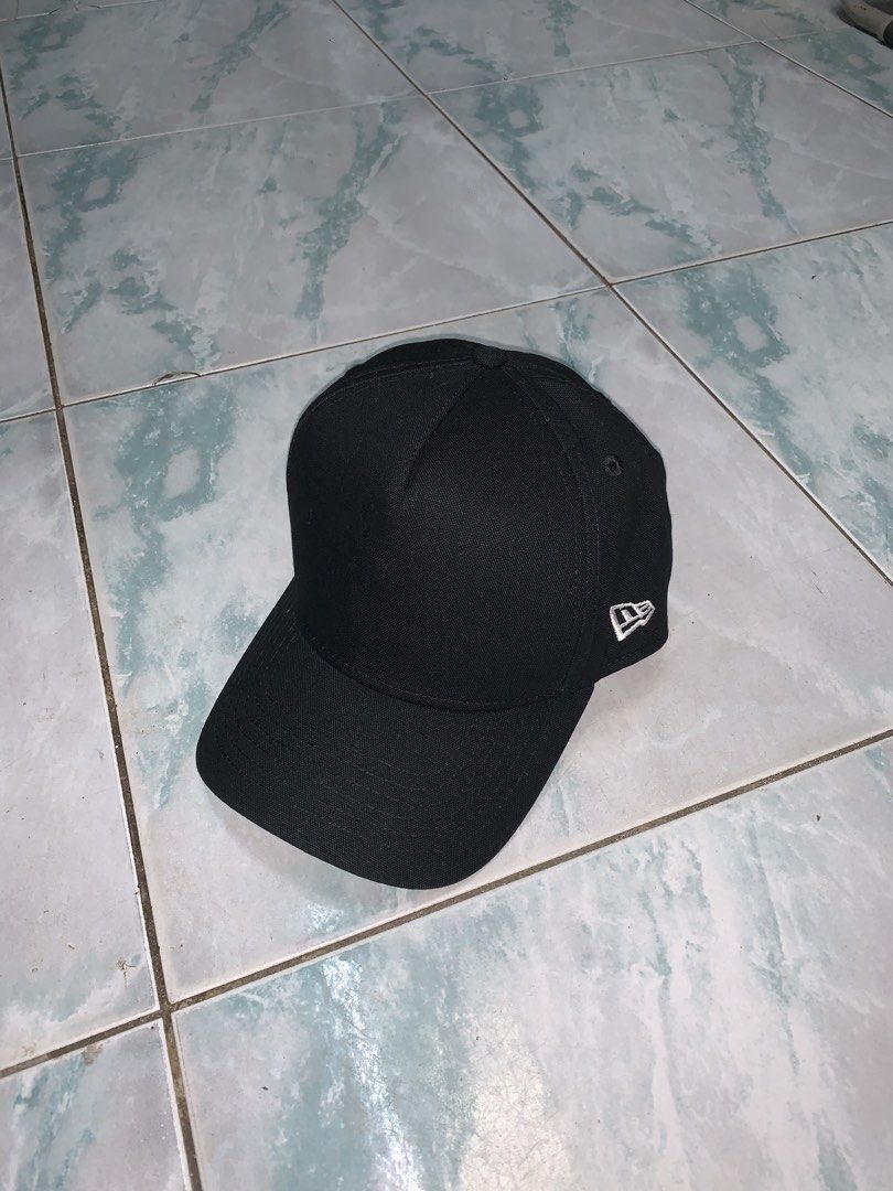 New Era A-Frame plain snapback (Category: Caps & Hats) located in Pasig City. Submitted by thriftnflip1600 (Listing ID 1459575445, Image 1). Description: Condition: 9+/10 Color rate: 9+/10 No issues.