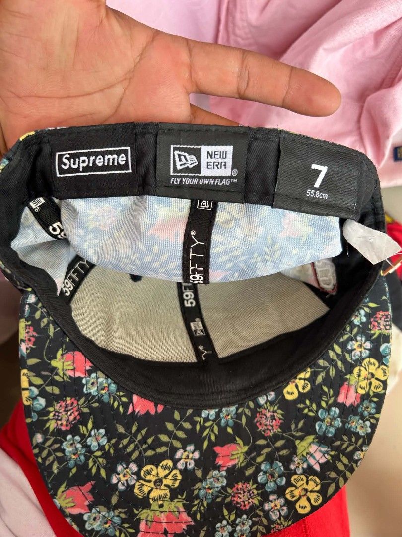 NEW ERA X SUPREME FLORAL FITTED HAT (Category: Caps & Hats) located in Zamboanga. Submitted by thriftbyeems (Listing ID 1459650709, Image 3). Description: anyone interested? Size 7 No issues Authentic 100%.