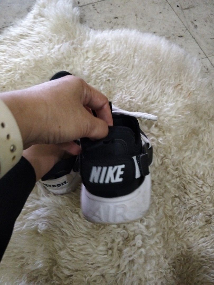Nike (Category: Sneakers) located in El Salvador. Submitted by francheskaukayukay (Listing ID 1459562206, Image 3). Description: size 7.5 to 8.