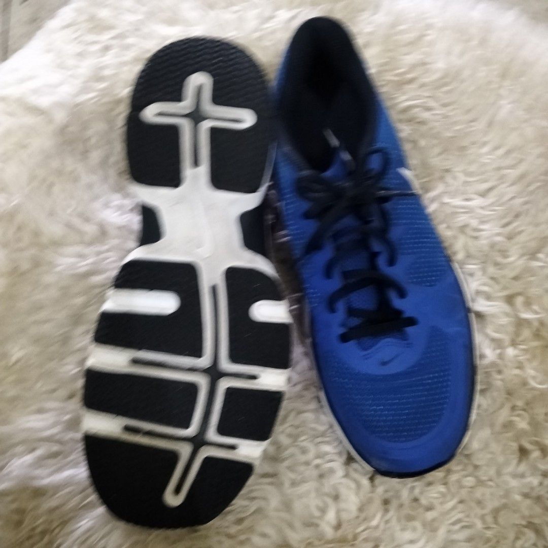 Nike (Category: Sneakers) located in El Salvador. Submitted by francheskaukayukay (Listing ID 1459565478, Image 3). Description: .