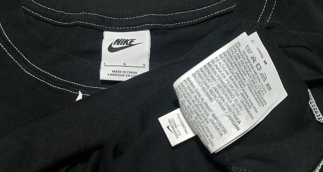 Nike Black Cropped Top (Category: Activewear) located in Davao. Submitted by thrifttayo (Listing ID 1459618319, Image 2). Description: L on tag No Issue Excellent-New Condition .