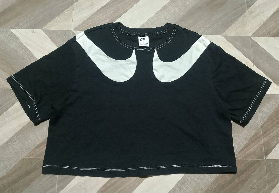 Nike Black Cropped Top (Category: Activewear) located in Davao. Submitted by thrifttayo (Listing ID 1459618319, Image 1). Description: L on tag No Issue Excellent-New Condition .