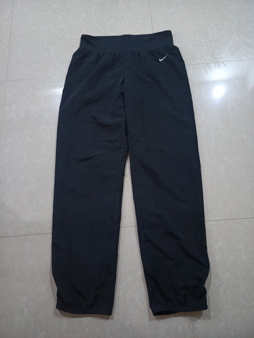 Nike Dri-Fit Black Training Pants Size M (Category: Joggers) located in Cabatuan. Submitted by penthegreat (Listing ID 1459569154, Image 1). Description: Authentic 🔥🔥🔥 10/10 na sana condition may natastas pang tahi sa last picture yun lang issue at need lang wash kasi bagong kuha lang - Black Nike Dri-Fit Training Pants - Size: Medium - Material: Polyester & Spandex blend (Made in China) - Features: Elastic waistband, comfortable & breathable 