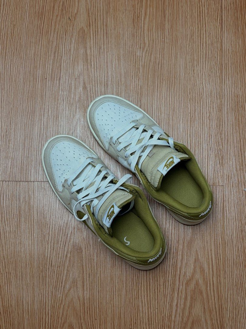NIKE DUNK SINCE 72 (Category: Casual Shoes) located in Quezon City. Submitted by plukreynei66769 (Listing ID 1459637271, Image 2). Description: Nike Dunk Low Since 72 - Pacific Moss Size: US 8.5 8.5/10 Condition.