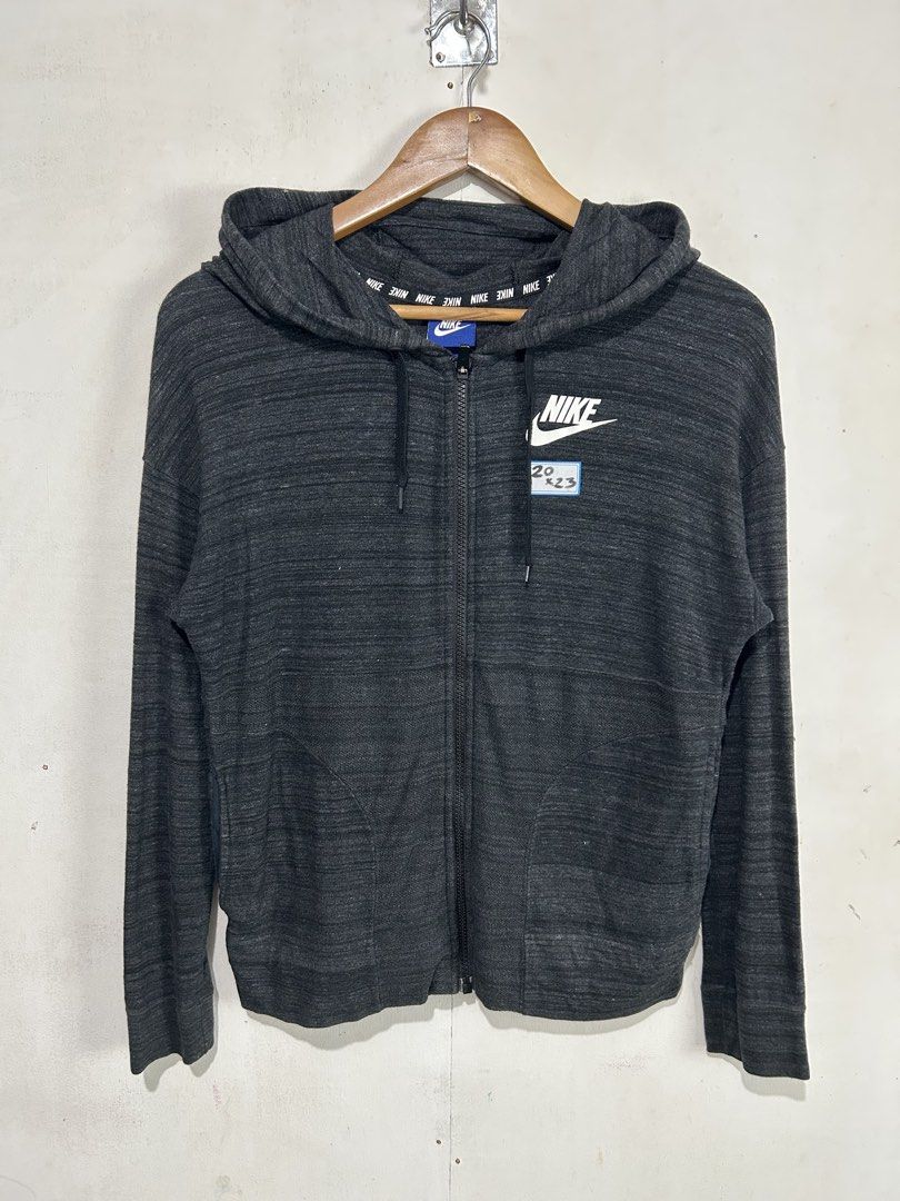 Nike Grey Heathered Full Zip Hoodie Jacket (Category: Coats, Jackets and Outerwear) located in Mandaluyong City. Submitted by 0lg2026 (Listing ID 1459689067, Image 1). Description: - Grey heathered Nike full zip hoodie - Size: Medium (M) - Features classic Nike logo on chest - Repeating Nike branding on inside collar - Versatile for casual wear or light workouts - Easy to layer.