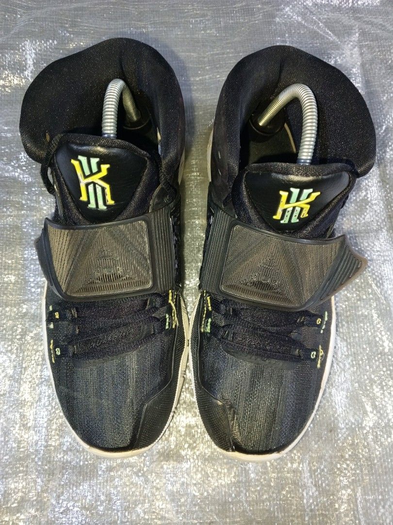 Nike Kyrie 6 "Shutter Shades" US 9 (Category: Sneakers) located in Taytay. Submitted by ThriftRacks (Listing ID 1459639072, Image 3). Description: PRELOVED/ THRIFTED - Nike Kyrie 6 "Shutter Shades" - Size: US 9 / UK 8 / CM 27 - Color: Black with iridescent Nike swoosh - Ideal for basketball and casual wear - Feel free to ask questions!.