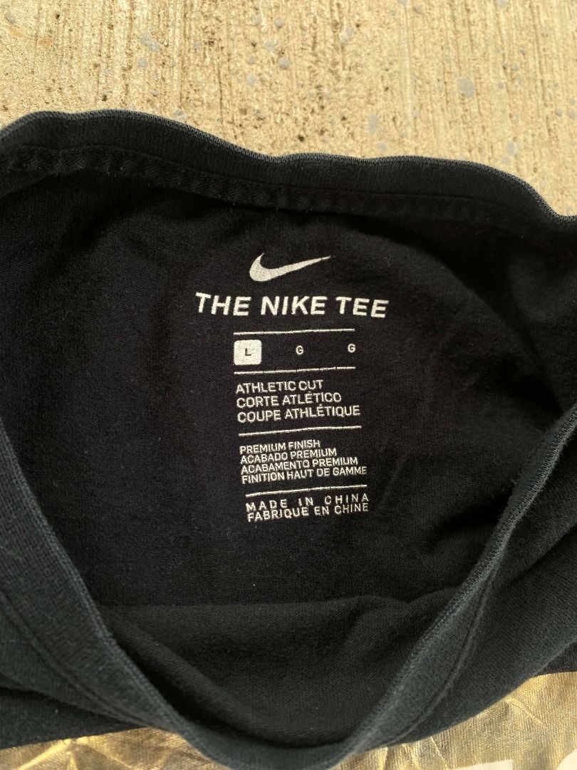 NIKE tee.fc (Category: Activewear) located in Pasay City. Submitted by classicph. (Listing ID 1459542627, Image 3). Description: Condition: Like new Size: L on tag | W: 22 L: 28 Color rating: 10/10 Issue: Absolutely none - Fresh AF! 𝘕𝘰𝘵𝘦: 𝘊𝘰𝘭𝘰𝘳𝘴 𝘮𝘢𝘺 𝘷𝘢𝘳𝘺 𝘴𝘭𝘪𝘨𝘩𝘵𝘭𝘺 𝘥𝘶𝘦 𝘵𝘰 𝘤𝘢𝘮𝘦𝘳𝘢 𝘴𝘦𝘵𝘵𝘪𝘯𝘨𝘴 .