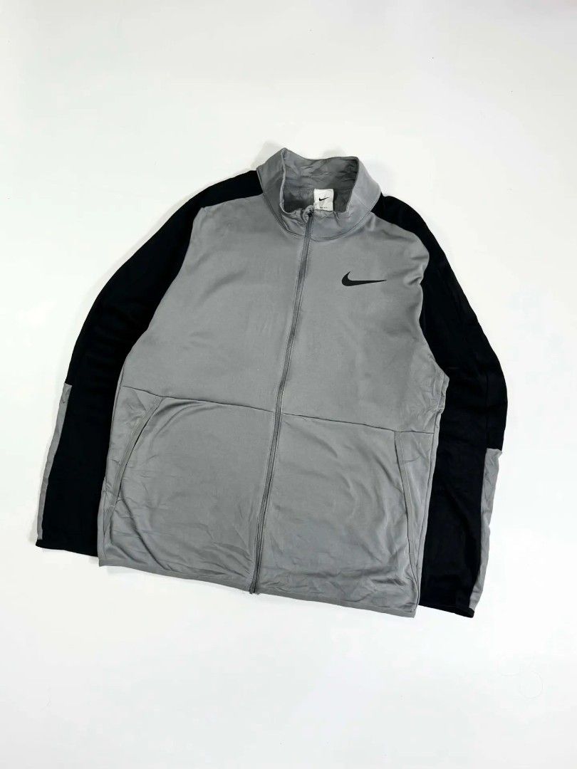 Nike two tone jacket (Category: Coats, Jackets and Outerwear) located in Valenzuela. Submitted by veriez_gems (Listing ID 1459511924, Image 2). Description: Nike two tone jacket dimes length - 26 width- 22 color rate-10/10 condition- brand new condition color may vary due to lighting issue none complete and original better in personal good fittings fav piece Mop g cash Courier jnt or lalamove dm me for more details! Unli vc and vouch for your ass