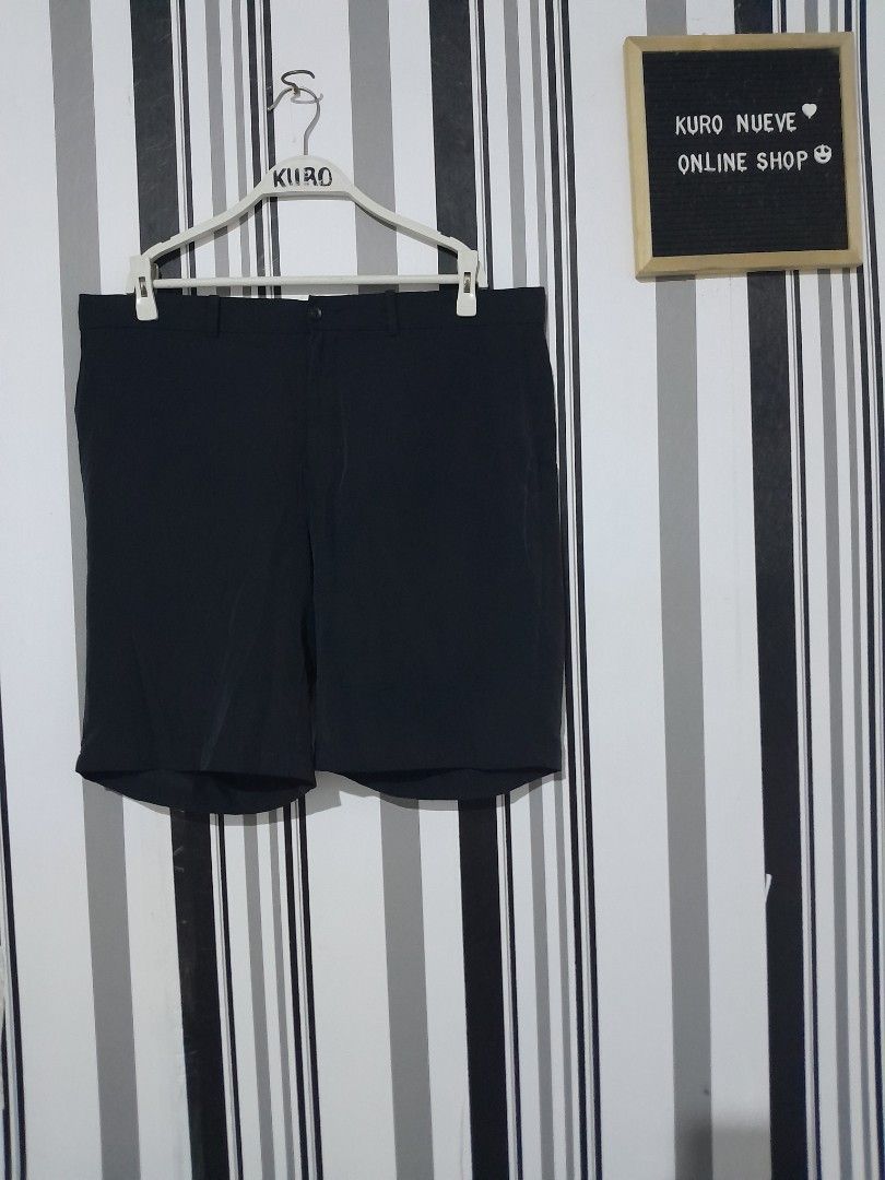 Nikegolf short ⛳️ (Category: Chinos) located in Lucena. Submitted by kuronueve0909 (Listing ID 1459607949, Image 2). Description: Nikegolf ⛳️ Waistband Size: 40 Price: ₱450 Color: black No issue ✅️ Ready to wear ✅️ Dm 📩.
