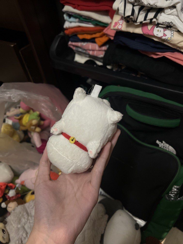 Nyanko Sensei Charm Toy (Category: Designer & Blind Box Toys) located in Manila. Submitted by erickalago (Listing ID 1459622443, Image 3). Description: Rust yung ball chain niya, palitan niyo na lang Loc: Manila.