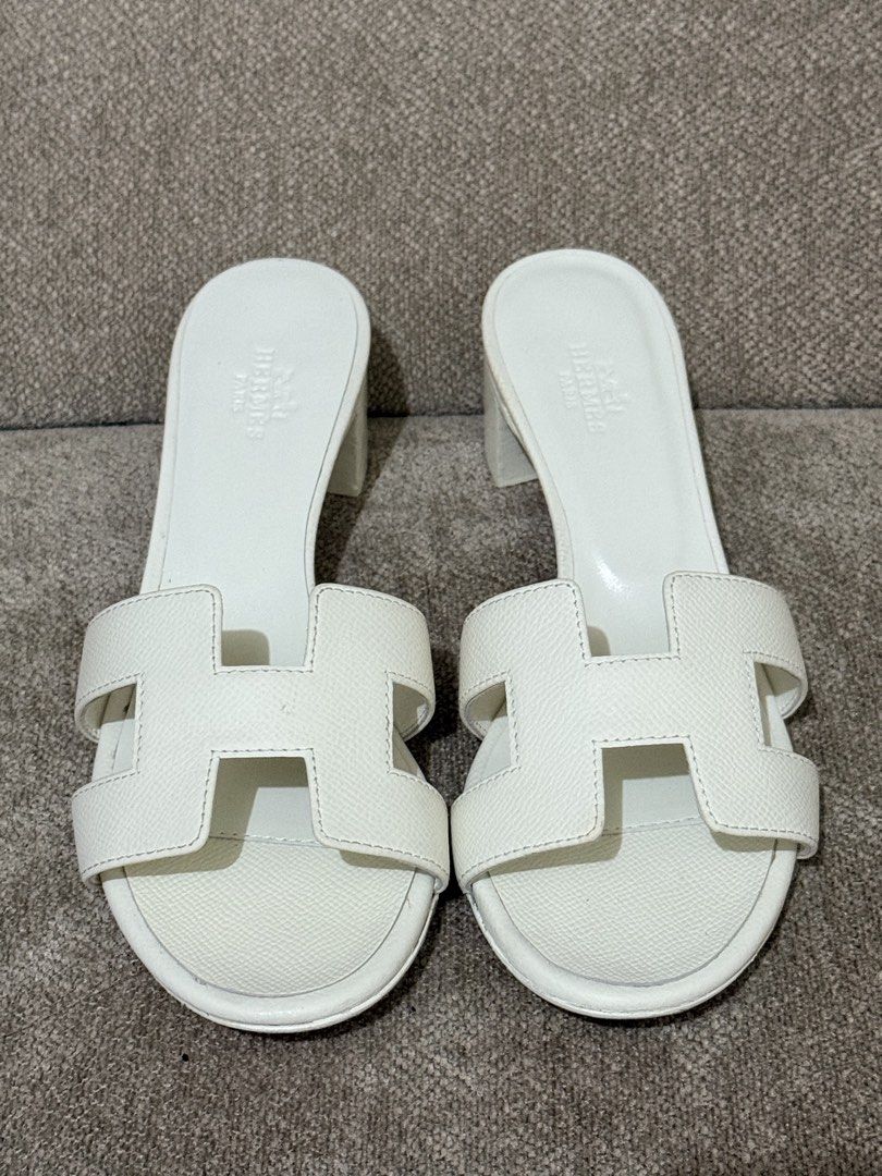 Oasis in White (Category: Heels) located in Quezon City. Submitted by in_vogue (Listing ID 1459600594, Image 1). Description: .