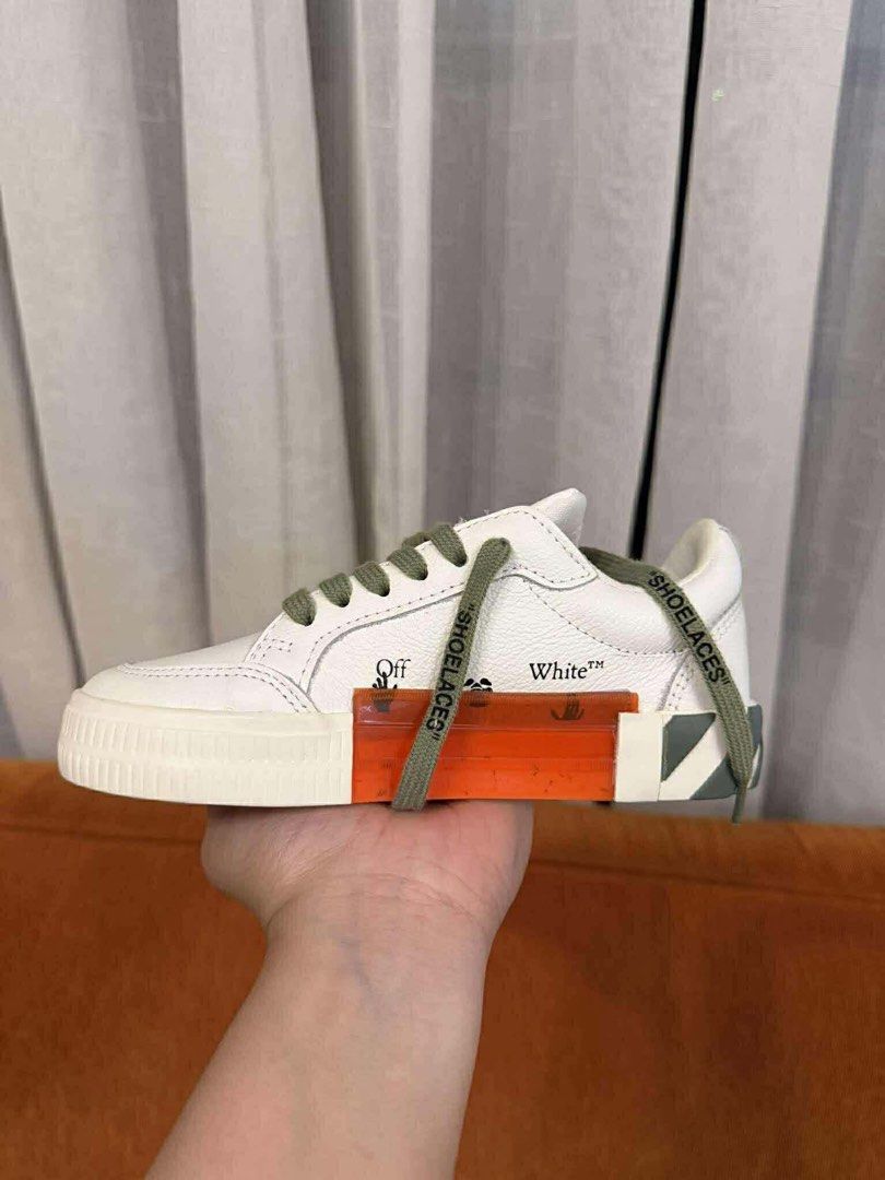 Offwhite sneakers for 3-4 yrs old (Category: Sneakers & Footwear) located in Manila. Submitted by chicandbaddie (Listing ID 1459559073, Image 3). Description: Bought in greenbelt.