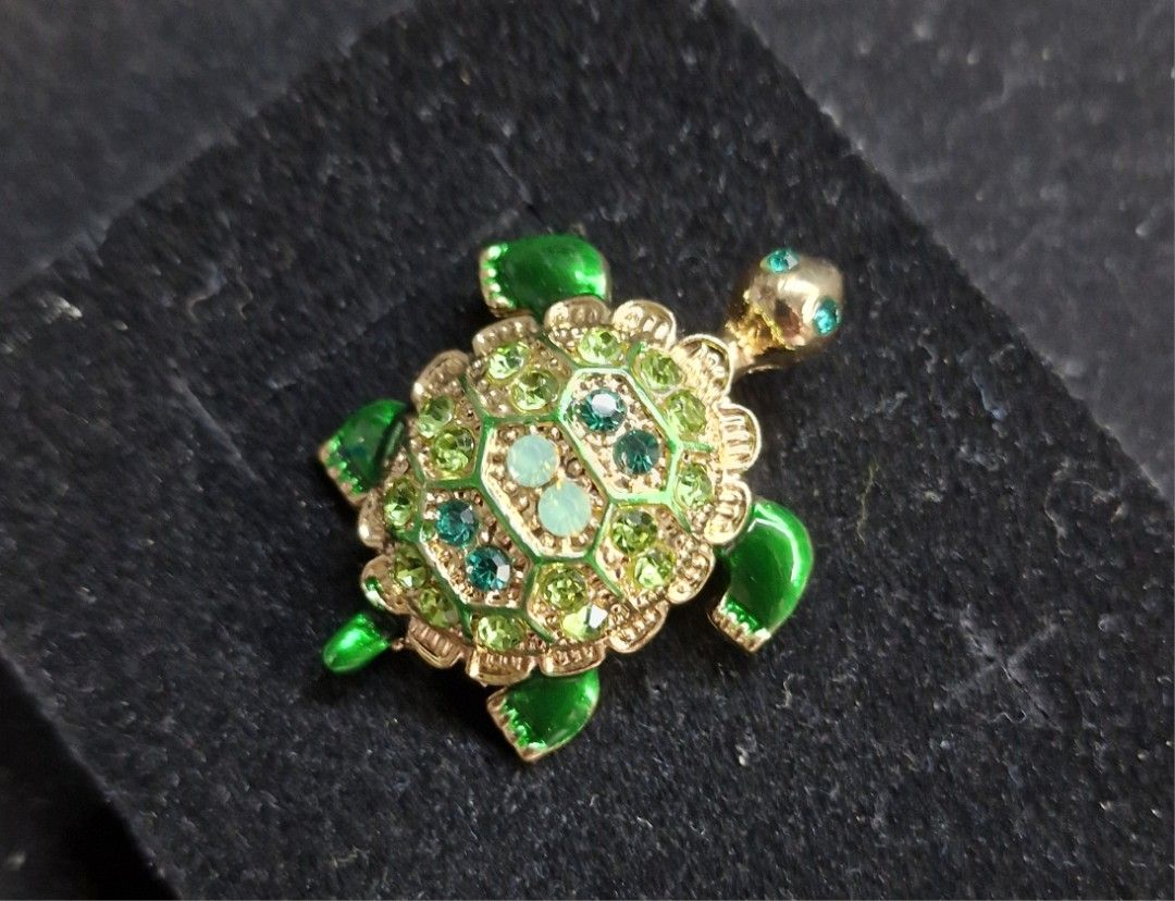 Olive Ridley Turtle Brooch (Category: Brooches) located in Taguig. Submitted by mommaschoice (Listing ID 1459585597, Image 1). Description: Brand new Beautifully crafted brooch design Lightweight won't damage fabric Unisex use Ships nationwide.