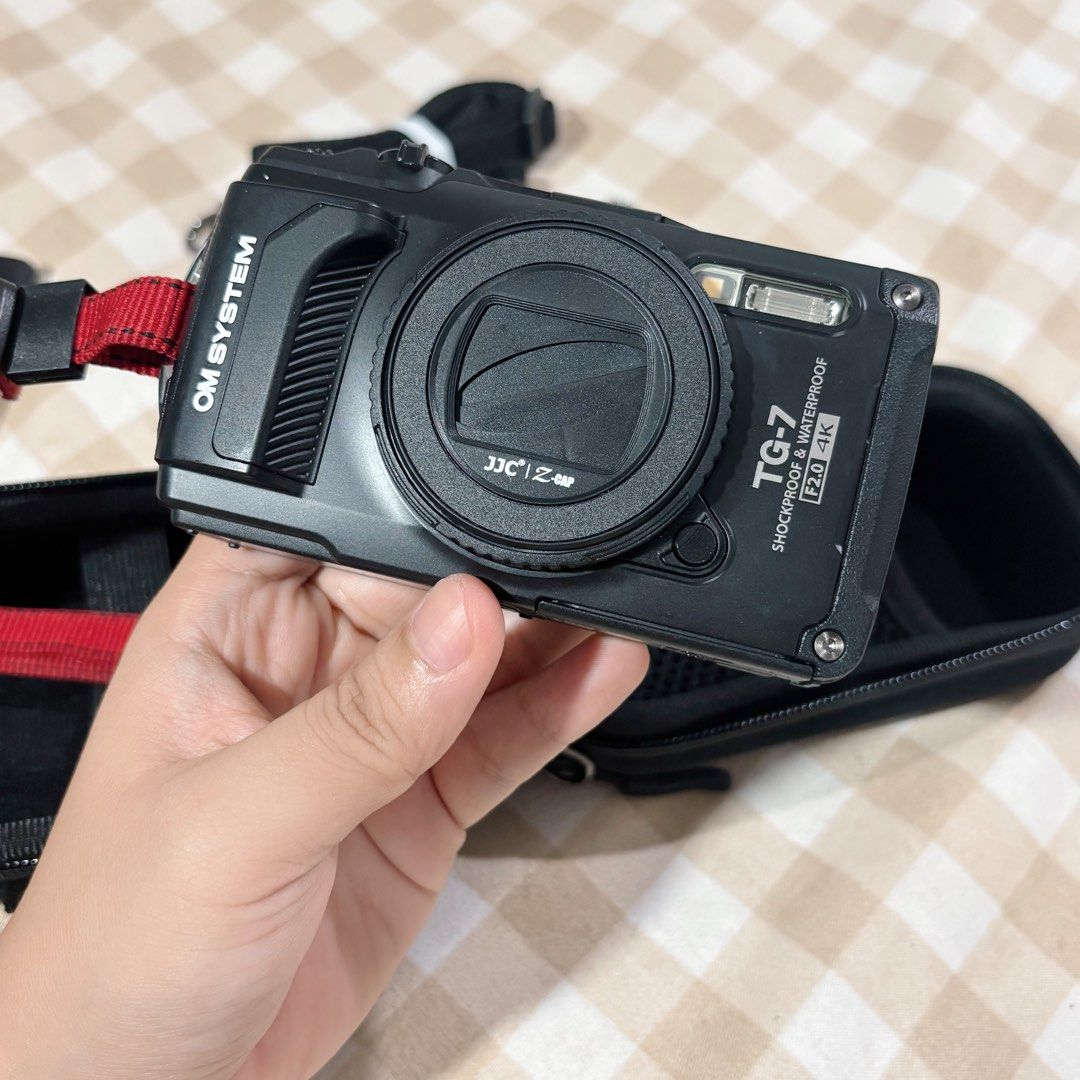 Olympus Tough OM System TG-7 Black Waterproof Camera (Category: Cameras) located in Las Pinas. Submitted by zab8th (Listing ID 1455287614, Image 3). Description: Olympus OM SYSTEM Tough TG-7 (Black) + Accessories Bundle📸 Selling my Olympus OM SYSTEM Tough TG-7 in Black😊 ✨ Like New Condition (only tested a few times) with original box and manual A shockproof and waterproof rugged camera that’s perfect for your travels, adventures, snorkeling, be
