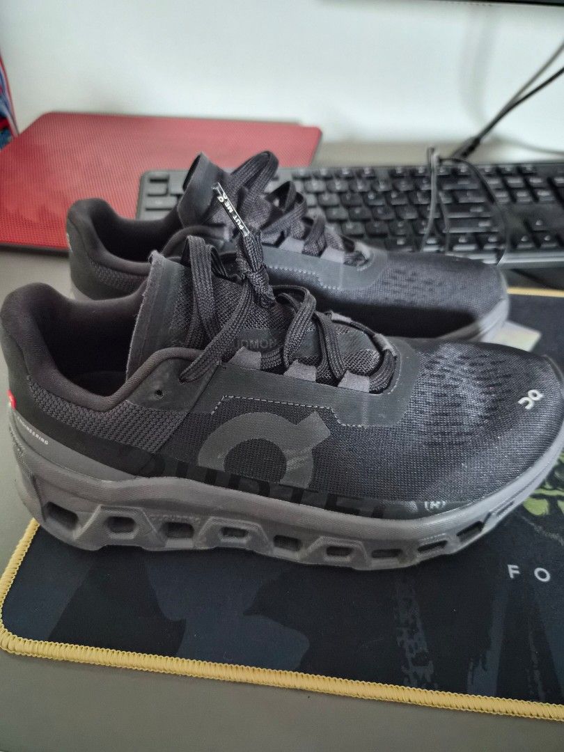 ON cloud monster (Category: Sneakers & Footwear) located in Pasir Gudang. Submitted by syazafirah (Listing ID 1459618552, Image 3). Description: .