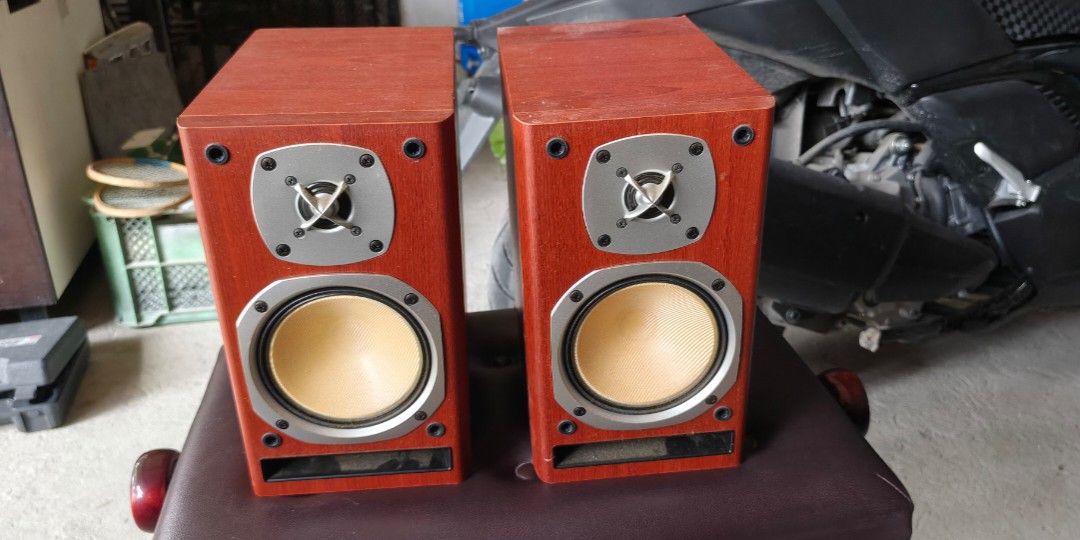 Onkyo bookshelvels speaker (Category: Soundbars, Speakers & Amplifiers) located in San Pedro. Submitted by tristanjapansurplus (Listing ID 1459603484, Image 2). Description: ptpa selling onkyo bookshelvels speaker D-N7ex 70 watts 4 ohms no repair all goods for cleaning.