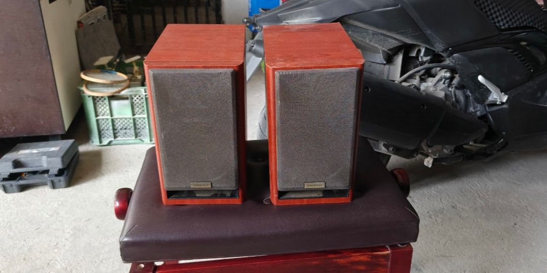 Onkyo bookshelvels speaker (Category: Soundbars, Speakers & Amplifiers) located in San Pedro. Submitted by tristanjapansurplus (Listing ID 1459603484, Image 3). Description: ptpa selling onkyo bookshelvels speaker D-N7ex 70 watts 4 ohms no repair all goods for cleaning.