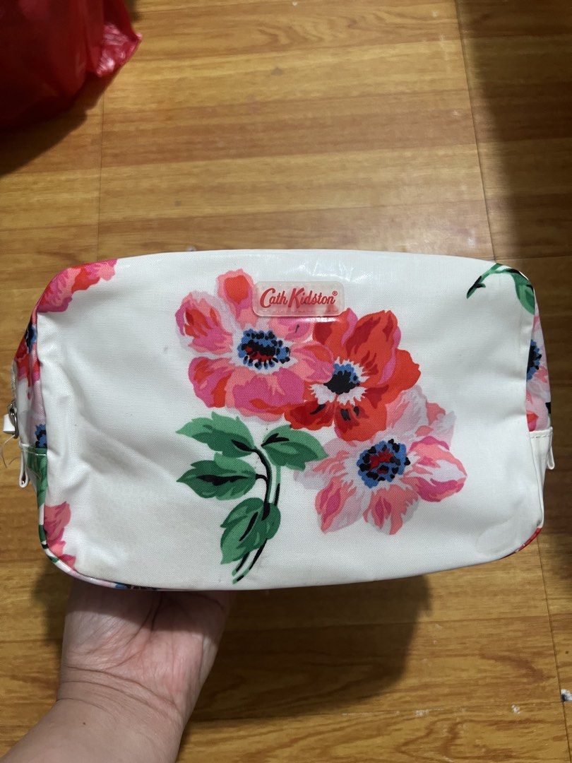Original cath kidston makeup pouch (Category: Purses & Pouches) located in Manila. Submitted by baeshop16 (Listing ID 1459621424, Image 1). Description: Brandnew w tags.