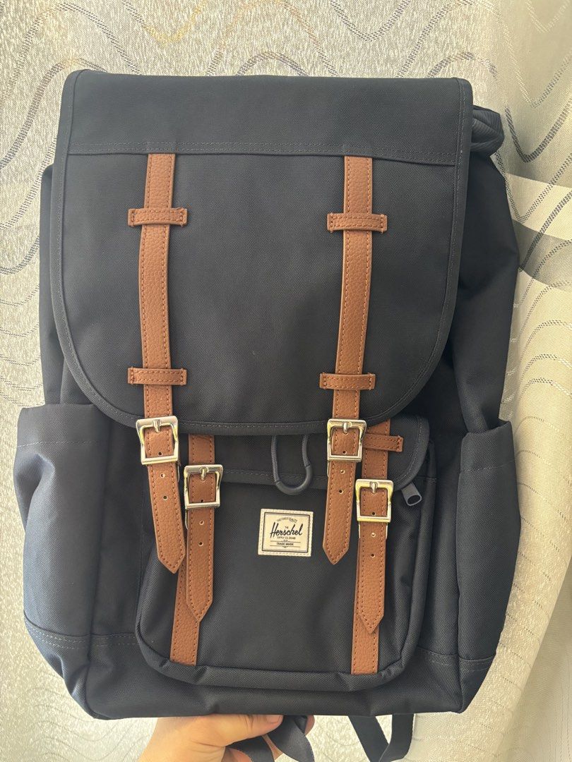 Original Herschel Bag (Category: Backpacks) located in Manila. Submitted by lesterrr24 (Listing ID 1459586208, Image 1). Description: 23 Liters .
