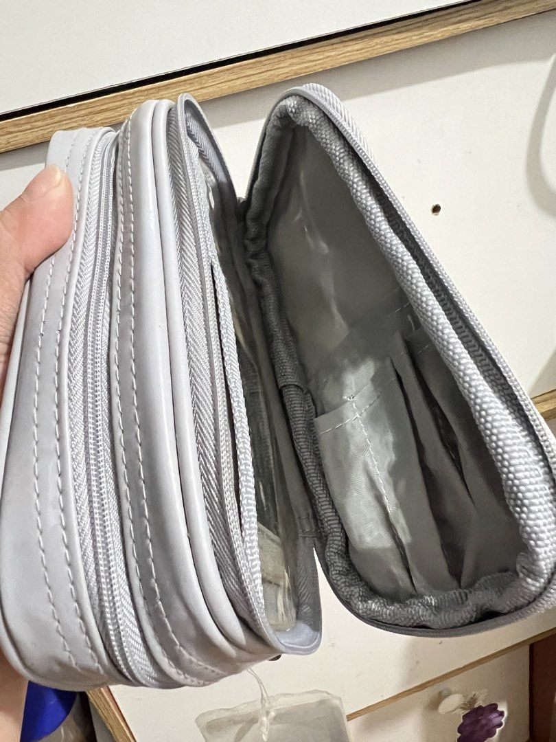 Original mickey disney pouch w mirror (Category: Purses & Pouches) located in Manila. Submitted by baeshop16 (Listing ID 1459665443, Image 3). Description: .