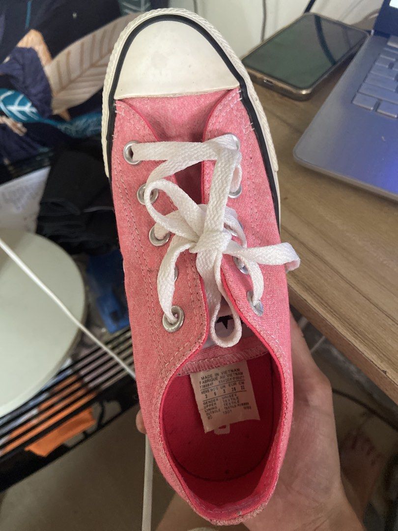 Original Pink Converse (Category: Sneakers) located in Manila. Submitted by vintiquevida (Listing ID 1459572267, Image 3). Description: Original Pink Converse sneakers. 🎀 SIZE 36, CONVERSE. Kindly search this code (136584F) if you want to look it up and for research purposes. .