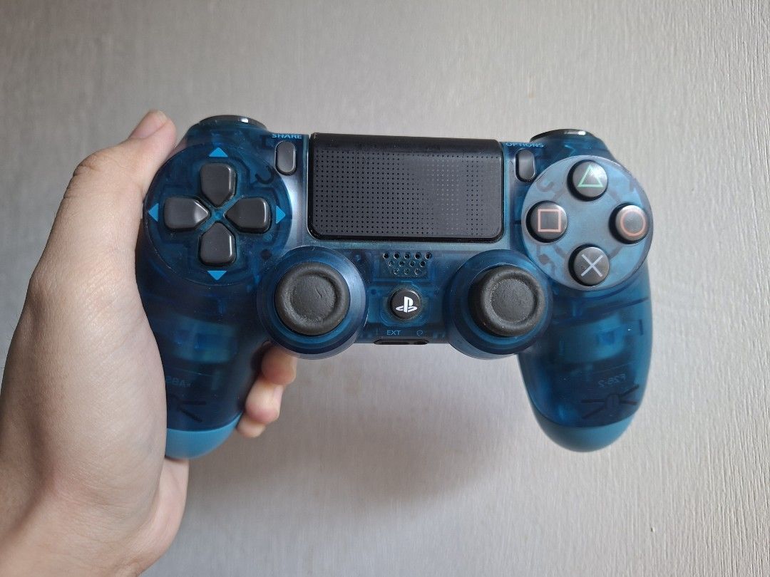 Original PS4 V2 Controller Crystal Blue (Category: Controllers) located in San Pedro. Submitted by lyn_ev (Listing ID 1459562612, Image 2). Description: FOR SALE Original PS4 V2 Controller Blue Crystal (Rare) 1,200 only‼️ No issues. All buttons are working. Location: San Pedro, Laguna📌 PICKUP ONLY Pwede lalamove or puntahan nyo mismo sa bahay..