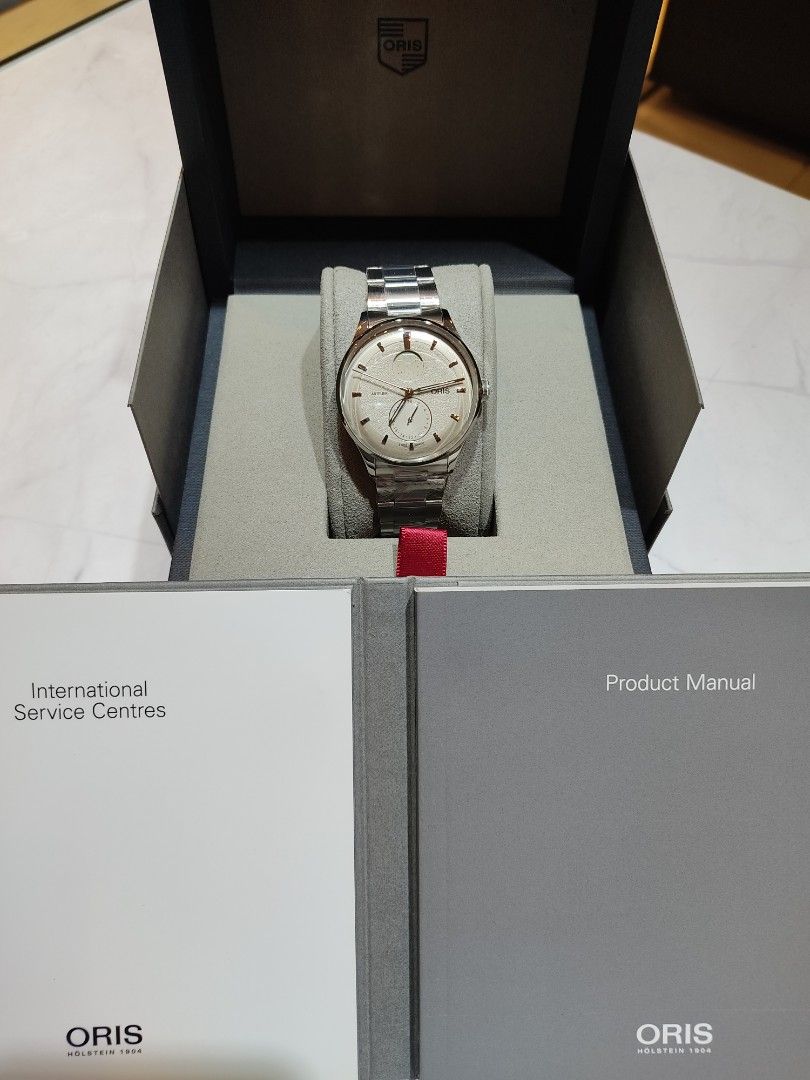 ORIS ARTELIER COMPLICATION (Category: Men's Watches) located in Mandaluyong City. Submitted by watchsquadph (Listing ID 1459560617, Image 2). Description: ORIS COMPLICATION 01 782 7811 4051-07 8 20 20 - (Complete Set) 💯Brand new. 100% Authentic. YOU will be the first owner and warranty is registered to you. Case diameter: 39.5MM Water resistance: 30METERS Movement: Automatic POWER RESERVED: 41HRS Glass: SAPPHIRE Cash Discounted 109,000 ✅Complete