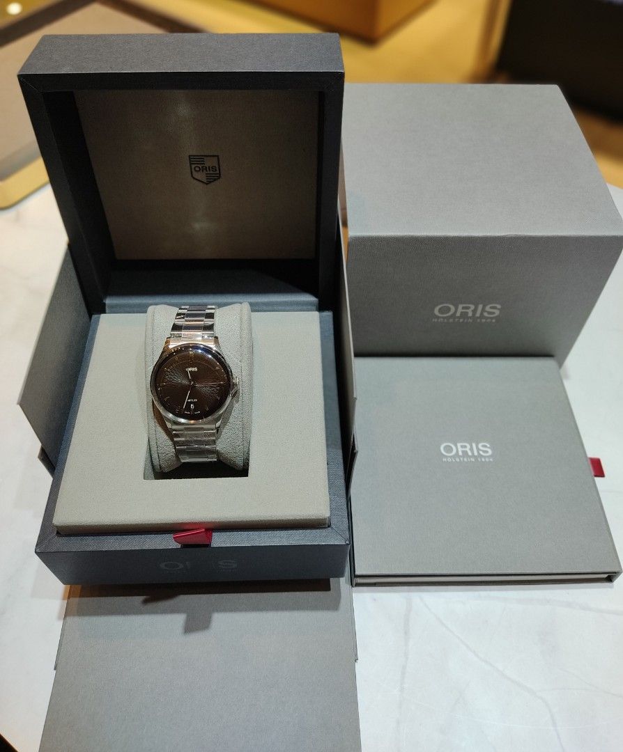 ORIS ARTELIER DATE (Category: Luxury Watches) located in Mandaluyong City. Submitted by watchsquadph (Listing ID 1459562145, Image 2). Description: ORIS ARTELIER DATE 01 733 7810 4054-07 8 20 20 - (Complete Set) 💯Brand new. 100% Authentic. YOU will be the first owner and warranty is registered to you. Case diameter: 39.5MM Water resistance: 30METERS Movement: Automatic POWER RESERVED: 41HRS Glass: SAPPHIRE Cash Discounted : 83,000 ✅Complete with