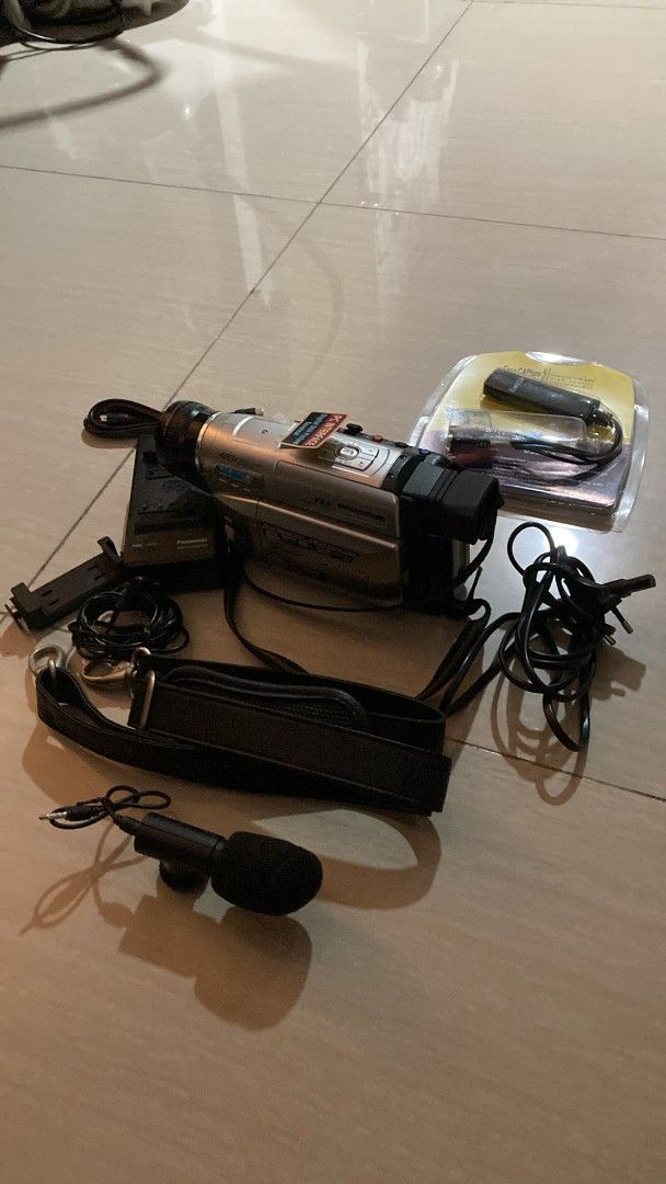 PANASONIC VS-5 vintage camcorder full accessories (Category: Cameras) located in Manila. Submitted by joaquinalb27209 (Listing ID 1459621003, Image 2). Description: Preferably no negotiations provided its complete accessories free S VHS C tape and works exceptionally well. Meetup COD or GCASH MEETUP MOA.
