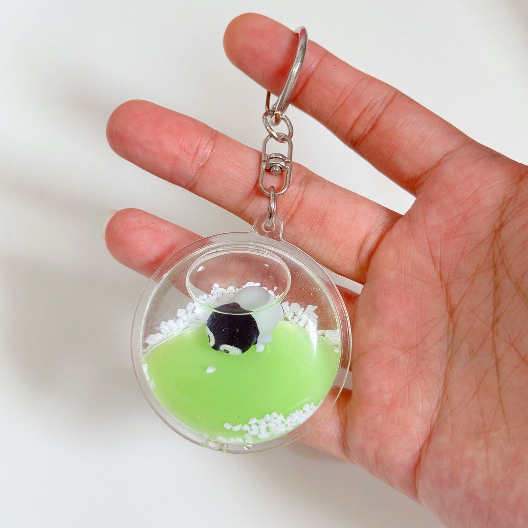 Penguin Acrylic Water Keychain (Category: Character Goods) located in Manila. Submitted by ashyyel_ (Listing ID 1459675565, Image 1). Description: anik-anik, keychain .