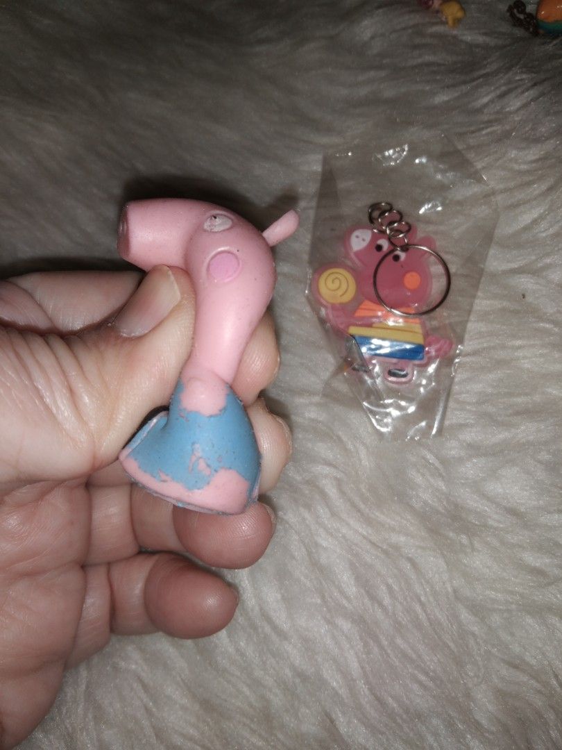 Peppa squishy plus keychain (Category: Character Goods) located in Quezon City. Submitted by eidorableshop (Listing ID 1459655979, Image 3). Description: .