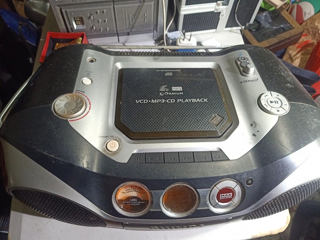 Philips AZ 2536 boom box (Category: Portable Music Players) located in Las Pinas. Submitted by the_recycle_shop (Listing ID 1459595826, Image 3). Description: Working condition needs restoration Fm radio working CD not working Selling as is buy at your own risk.