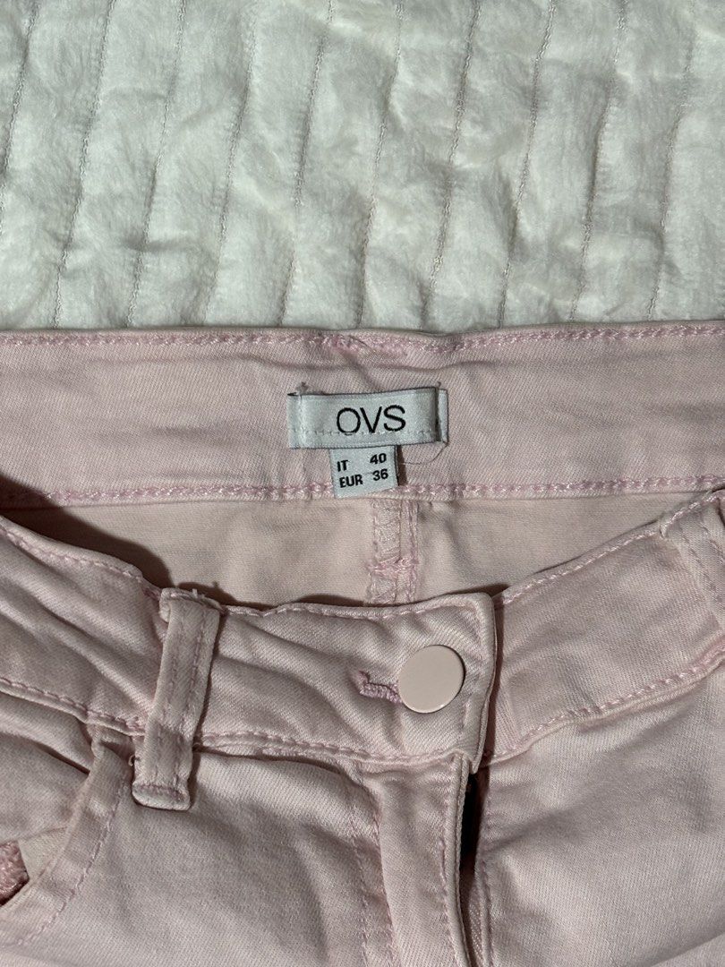 Pink Denim Mini Skirt (Category: Skirts) located in Quezon City. Submitted by xoxoari (Listing ID 1459608509, Image 3). Description: - No tag but its bnew. never worn this - Size: EUR 36 Discount if getting 2 or more items! .