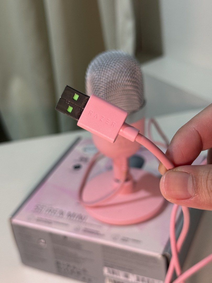 Pink Razer mic (Seiren Mini) (Category: Microphones) located in Pasay City. Submitted by noveltyfinds (Listing ID 1459654536, Image 3). Description: 💵 P1,400 php ✍️ Description - used a few times - bought from datablitz - with box 👍 For 2nd hand items - Please manage expectations - What you see is what you get - Rest assured I take care of my belongings 🌟Rfs - I have a condenser mic now 🚘 my location: Near Mall of Asia/Parqal 📦 Shipping - fe