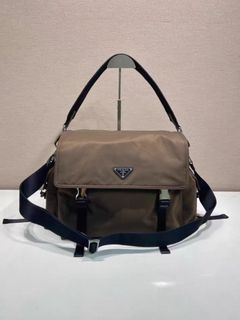 （分類：）位於 。 由 britneyeve27253 提交（商品編號 1459617070，圖片 1）。簡介： 。